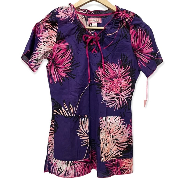 Koi Scrub Top NWT Purple Pink Floral Print Womens XS - Picture 1 of 10
